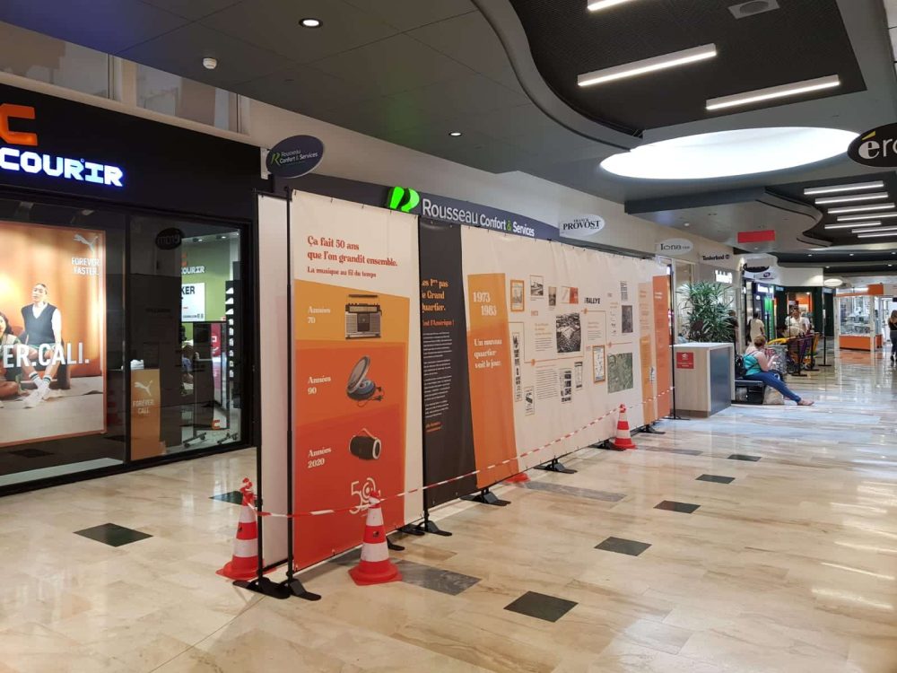 Bâches publicitaires sur des structures autoportantes pour les 50 ans de GRAND QUARTIER